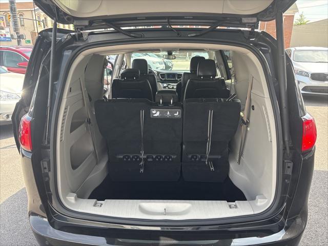 used 2018 Chrysler Pacifica car, priced at $15,995