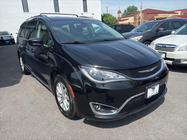 used 2018 Chrysler Pacifica car, priced at $15,995
