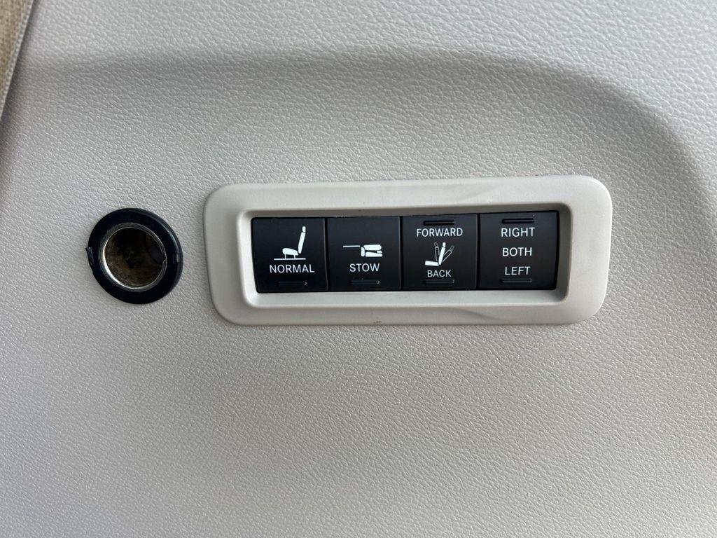 used 2018 Chrysler Pacifica car, priced at $14,995