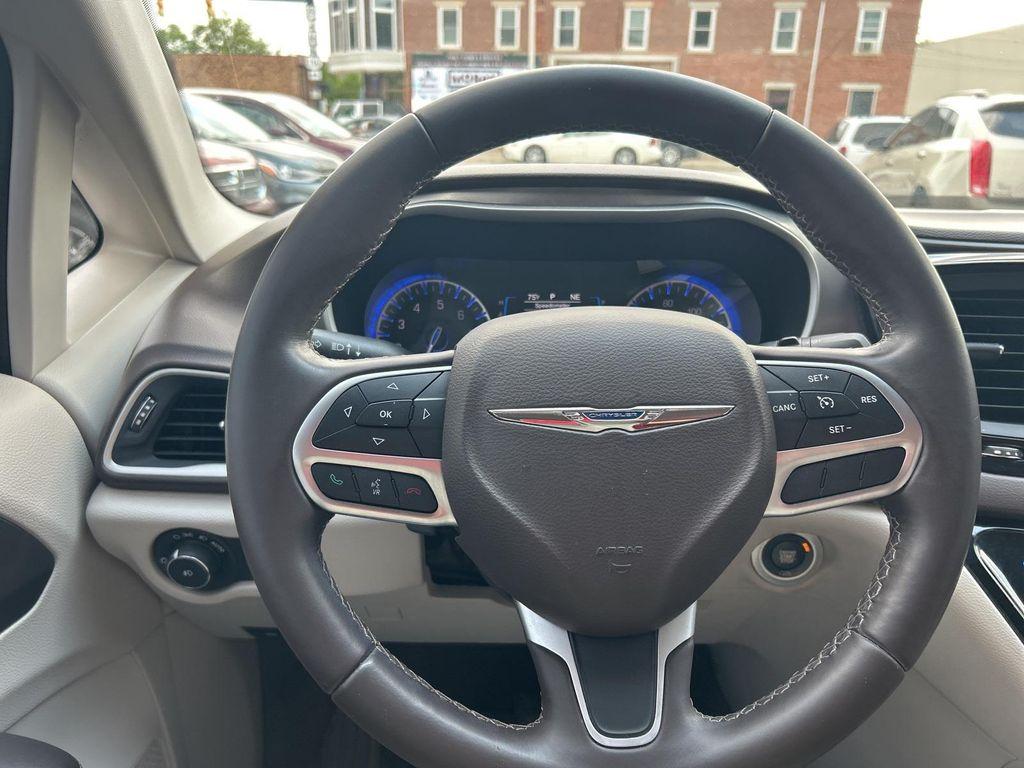 used 2017 Chrysler Pacifica car, priced at $11,995