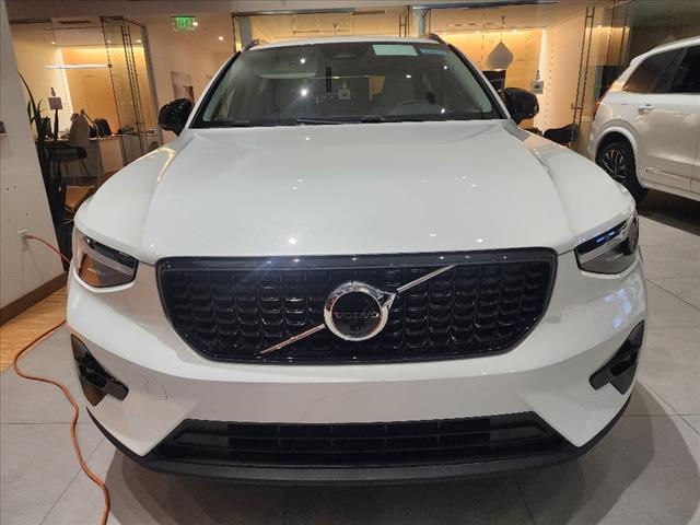 new 2025 Volvo XC40 car, priced at $49,575