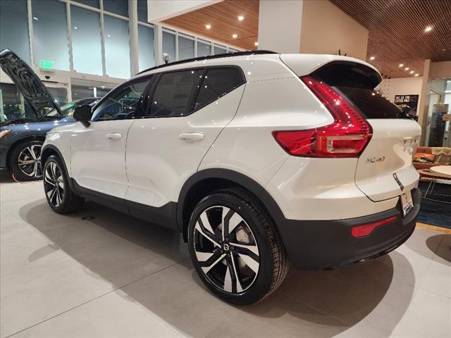 new 2025 Volvo XC40 car, priced at $49,575