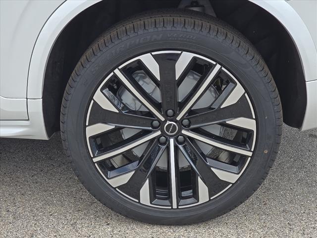 new 2025 Volvo XC90 car, priced at $68,745
