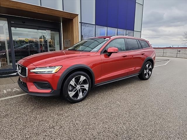 used 2020 Volvo V60 Cross Country car, priced at $26,626