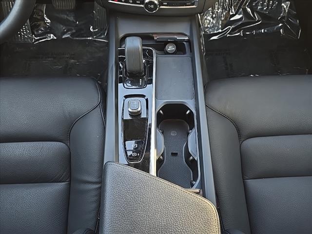 used 2022 Volvo XC60 car, priced at $38,536