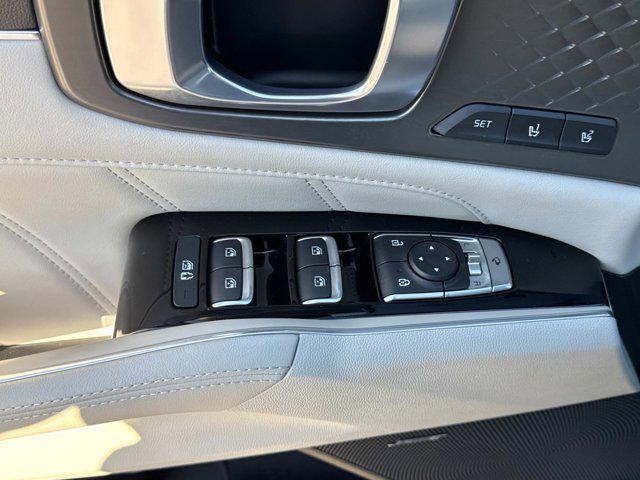 used 2022 Kia Sorento Plug-In Hybrid car, priced at $27,998