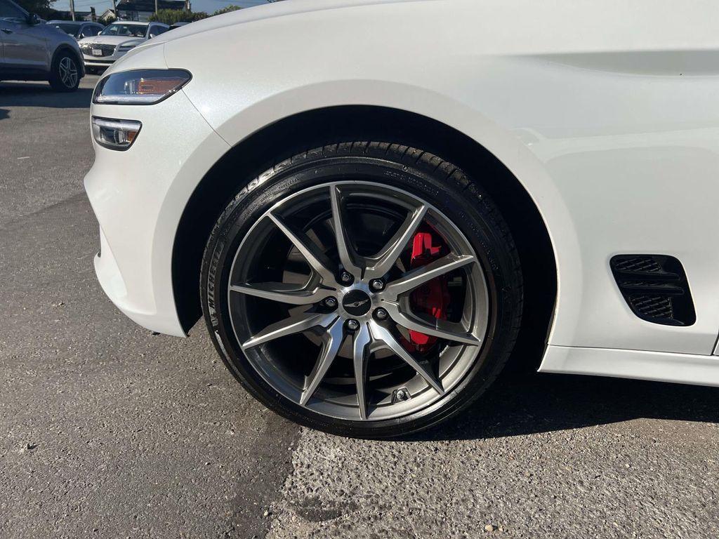used 2025 Genesis G70 car
