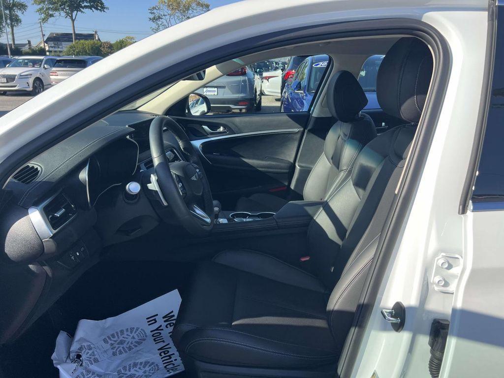 used 2025 Genesis G70 car