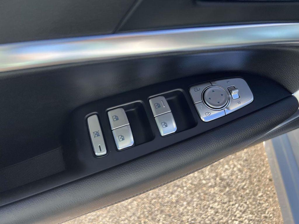 used 2025 Genesis G70 car