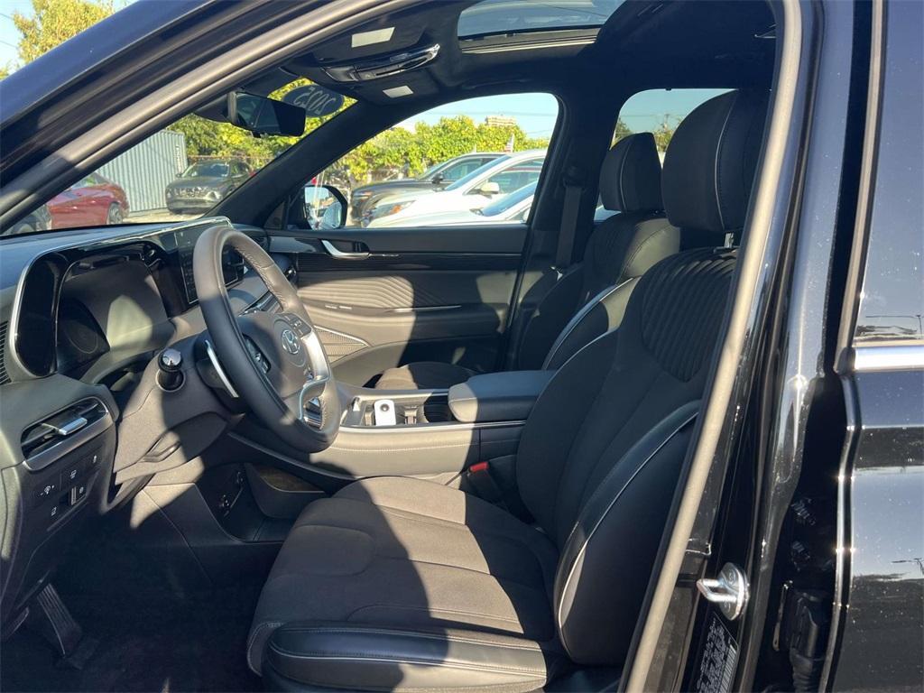 used 2025 Hyundai Palisade car, priced at $45,270