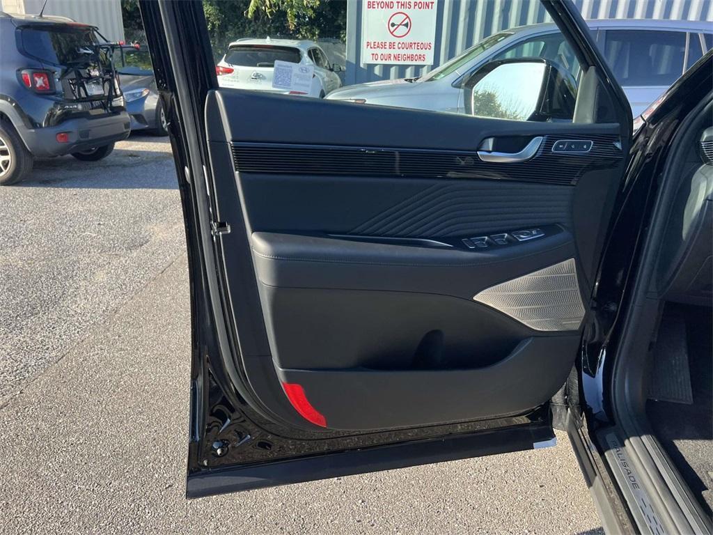 used 2025 Hyundai Palisade car, priced at $45,270