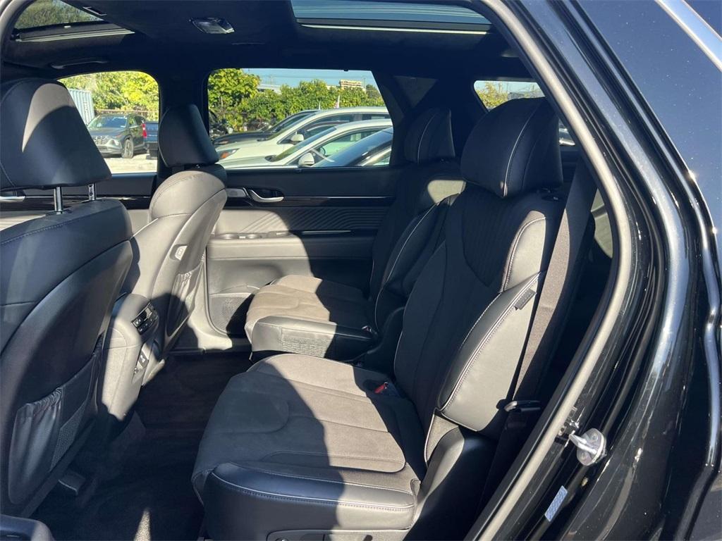 used 2025 Hyundai Palisade car, priced at $45,270