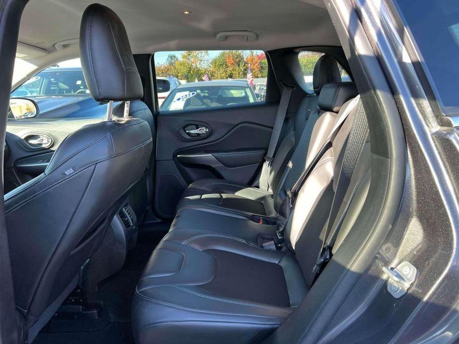 used 2020 Jeep Cherokee car, priced at $15,100