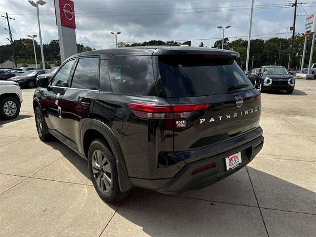 new 2024 Nissan Pathfinder car, priced at $33,901