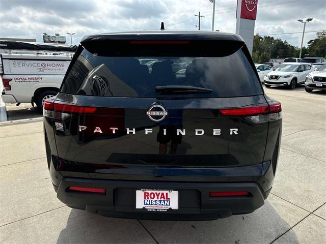 new 2024 Nissan Pathfinder car, priced at $33,901