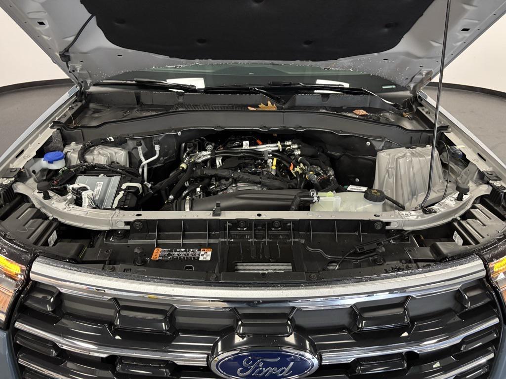 new 2025 Ford Explorer car, priced at $38,990