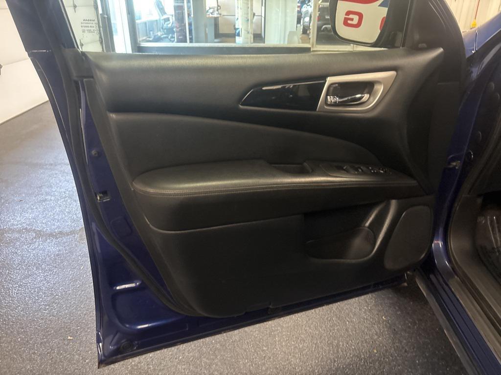 used 2020 Nissan Pathfinder car, priced at $18,490
