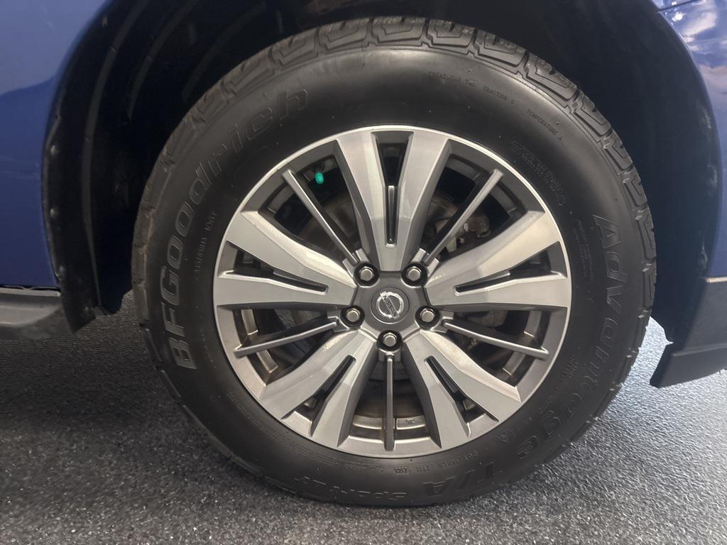 used 2020 Nissan Pathfinder car, priced at $18,490