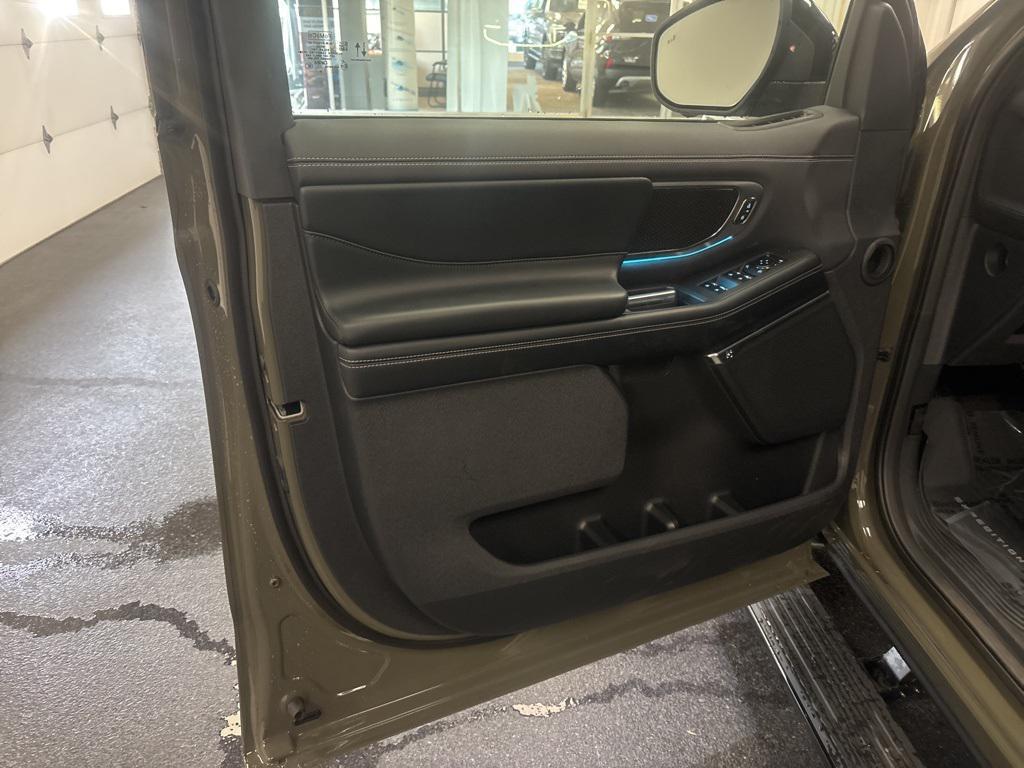 new 2025 Ford Expedition car, priced at $78,955