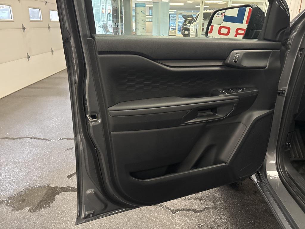 new 2025 Ford Ranger car, priced at $35,990