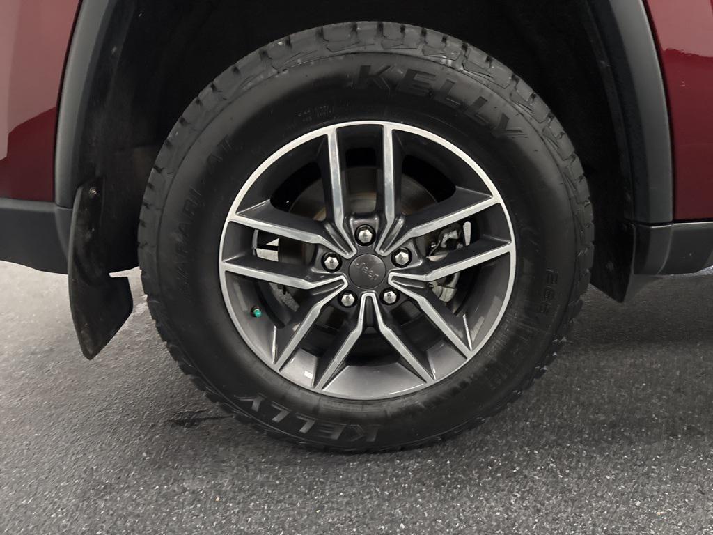 used 2019 Jeep Grand Cherokee car, priced at $23,290