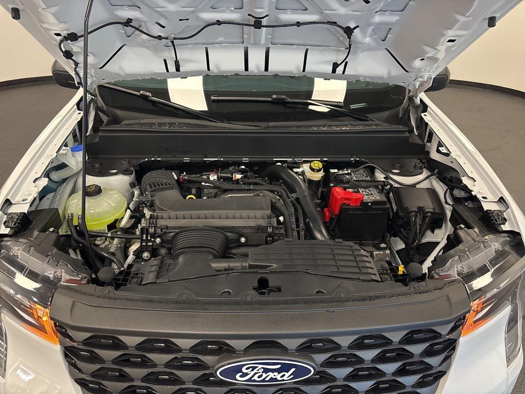 new 2025 Ford Maverick car, priced at $28,990