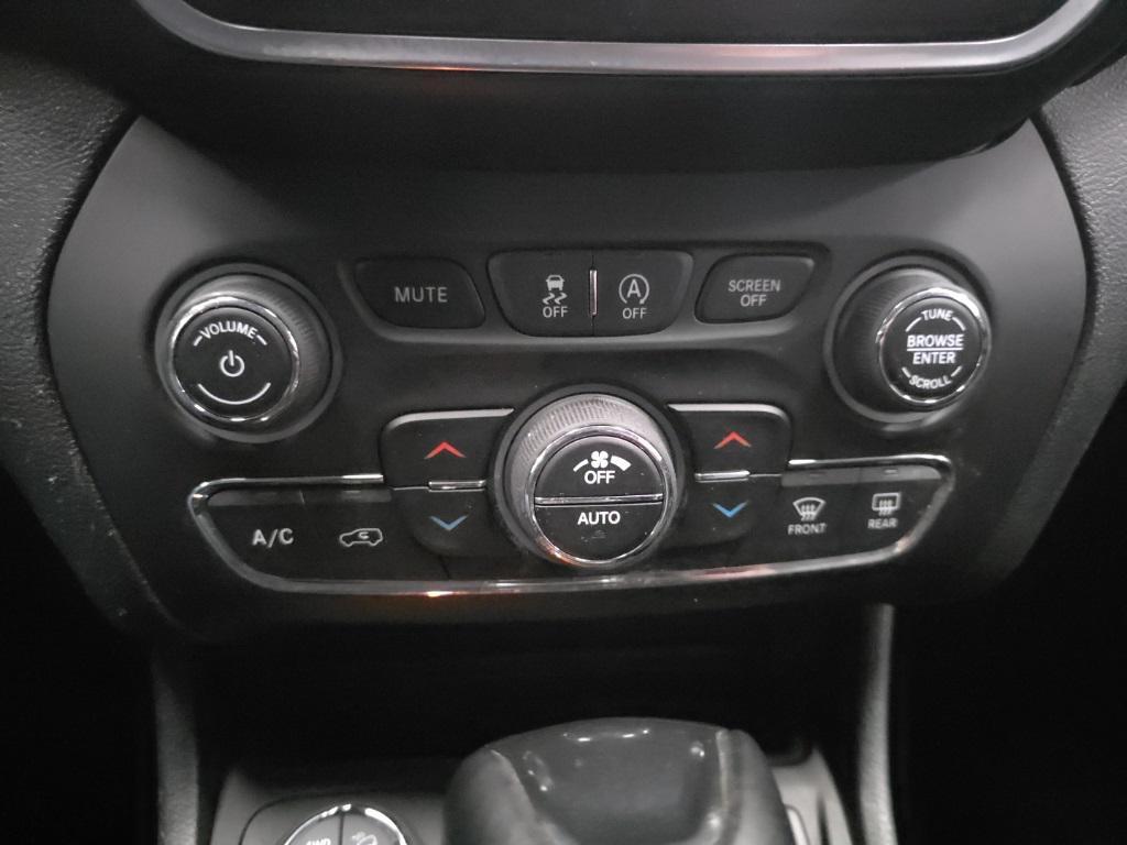 used 2022 Jeep Cherokee car, priced at $23,990