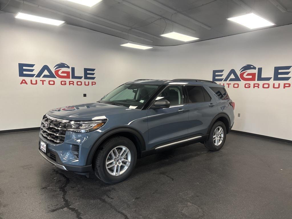 new 2025 Ford Explorer car, priced at $40,990