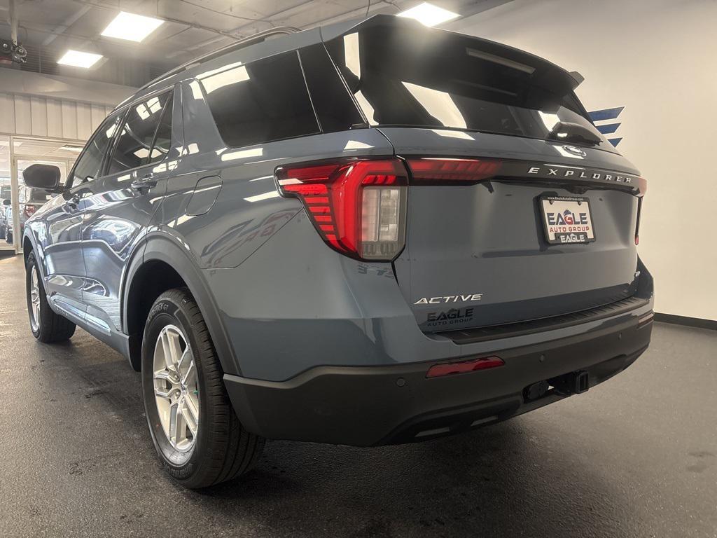new 2025 Ford Explorer car, priced at $40,990