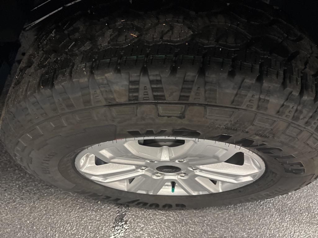 new 2025 Ford Ranger car, priced at $35,990