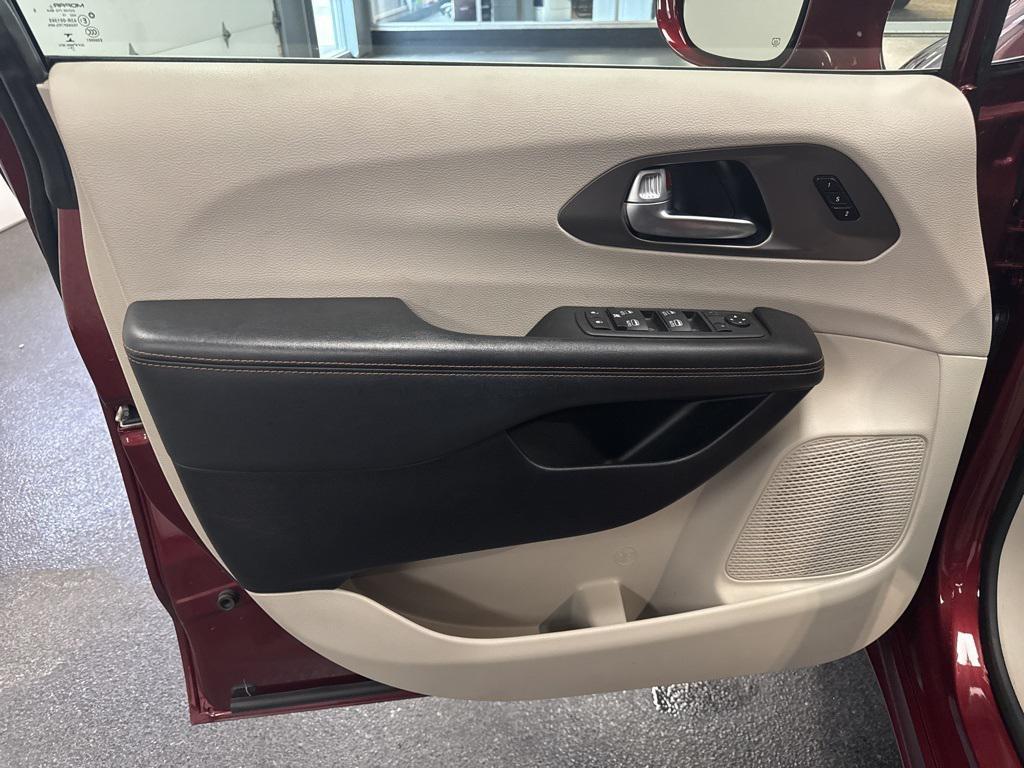 used 2020 Chrysler Pacifica car, priced at $20,690