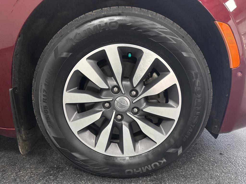 used 2020 Chrysler Pacifica car, priced at $20,690