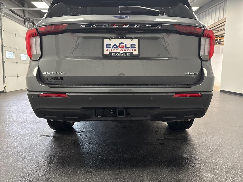 new 2025 Ford Explorer car, priced at $39,990
