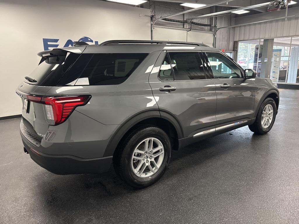 new 2025 Ford Explorer car, priced at $39,990