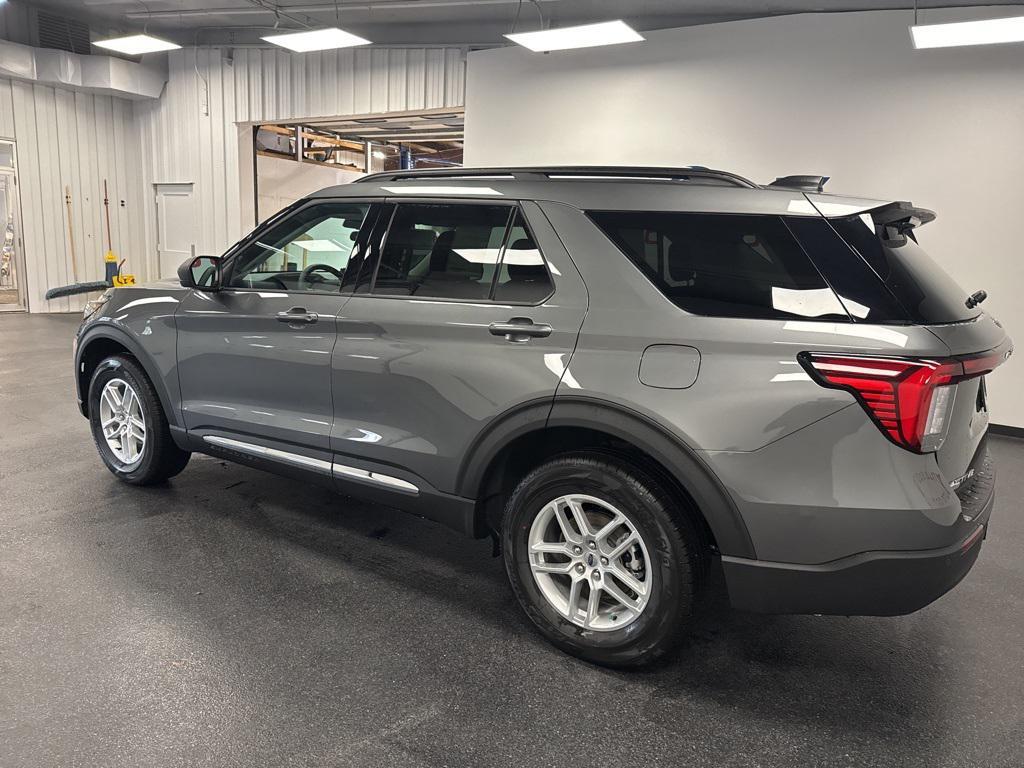 new 2025 Ford Explorer car, priced at $39,990