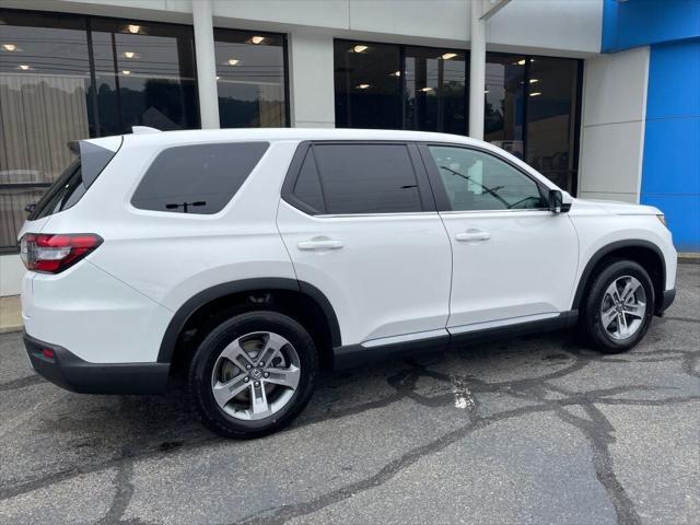 new 2025 Honda Pilot car, priced at $48,235
