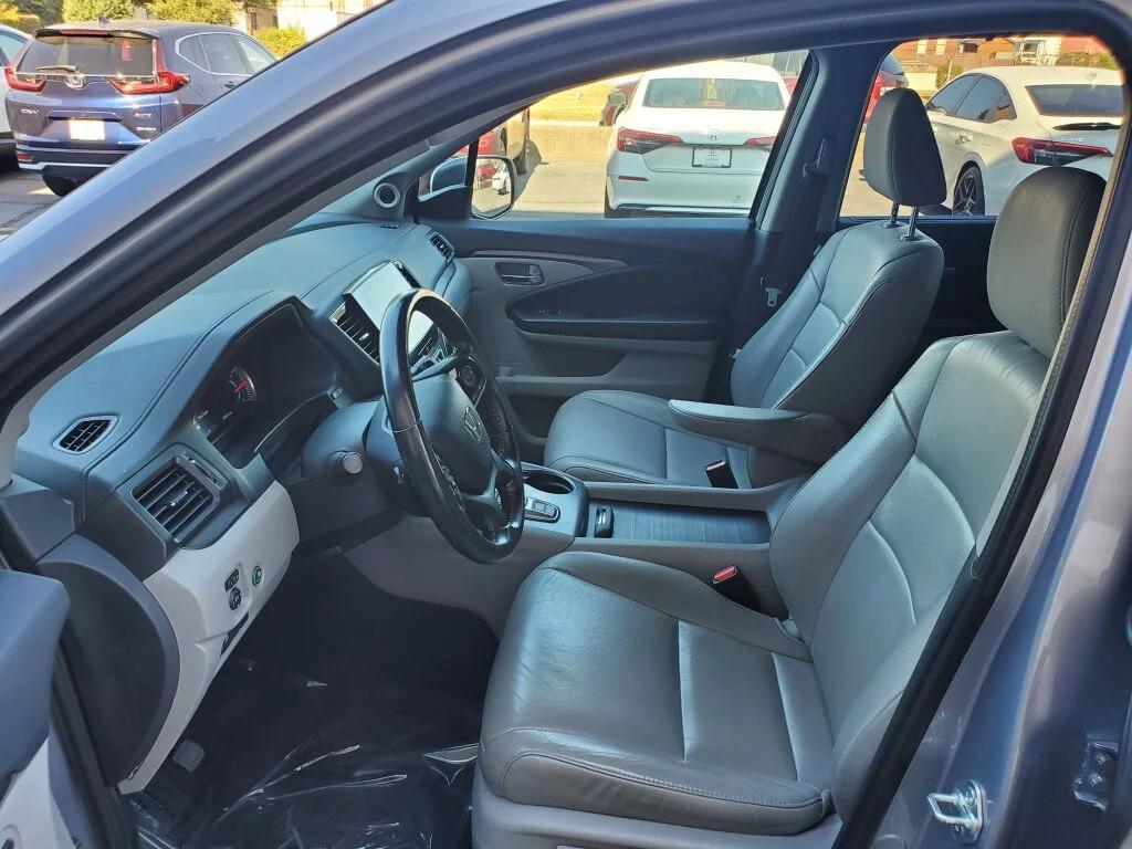 used 2022 Honda Pilot car, priced at $32,998