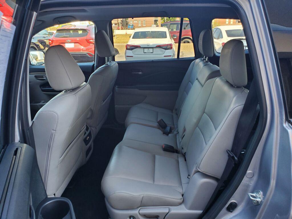 used 2022 Honda Pilot car, priced at $32,998