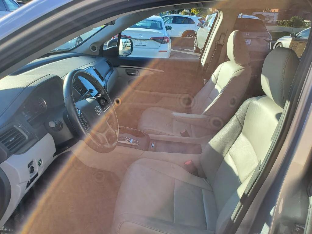 used 2022 Honda Pilot car, priced at $32,999