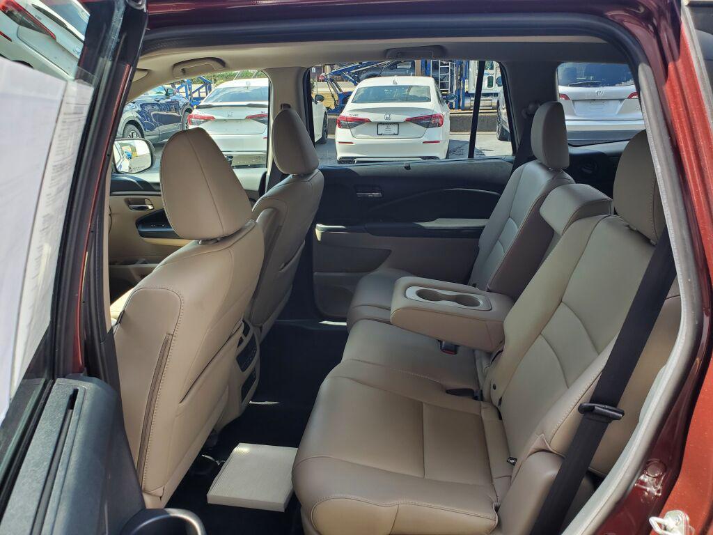 used 2022 Honda Pilot car, priced at $34,998