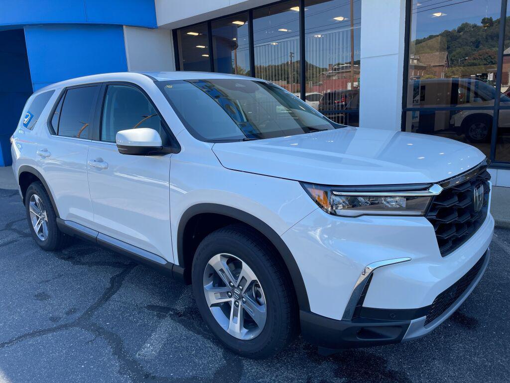new 2025 Honda Pilot car, priced at $47,550