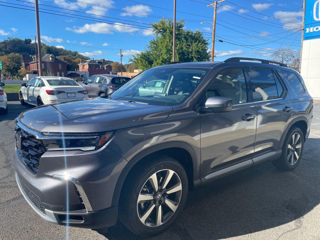 new 2025 Honda Pilot car, priced at $51,095