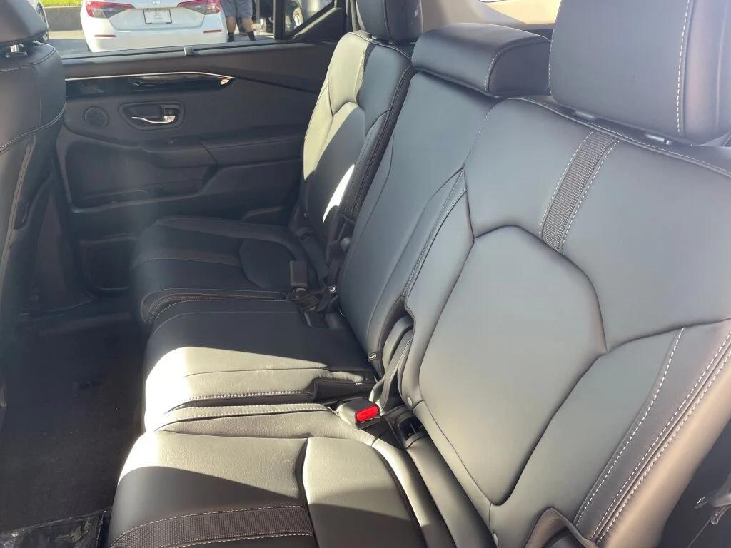 new 2025 Honda Pilot car, priced at $51,095