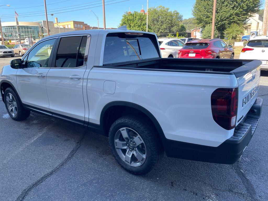 new 2025 Honda Ridgeline car, priced at $45,135