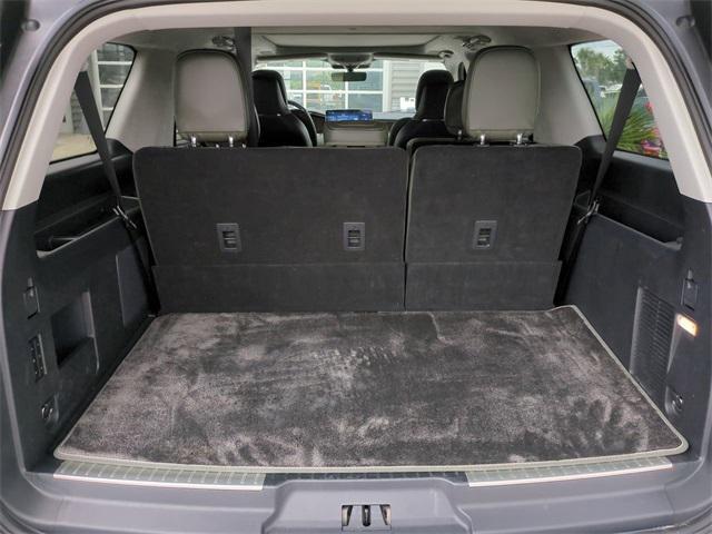 used 2022 Lincoln Navigator car, priced at $73,987