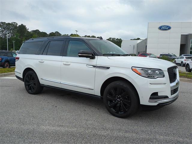 used 2022 Lincoln Navigator car, priced at $73,987