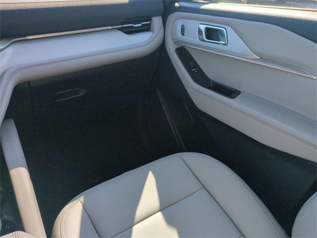 new 2025 Ford Explorer car, priced at $41,664