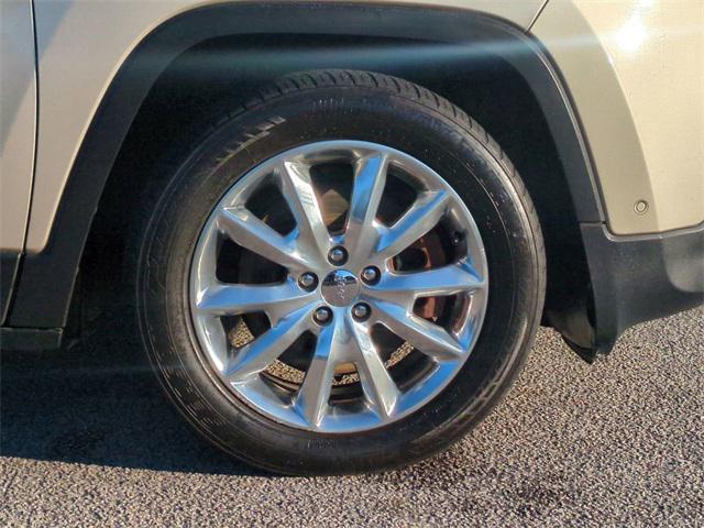 used 2015 Jeep Cherokee car, priced at $9,998