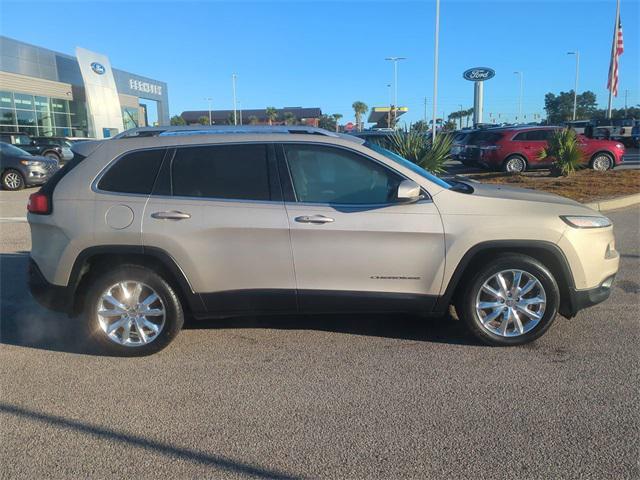 used 2015 Jeep Cherokee car, priced at $9,998