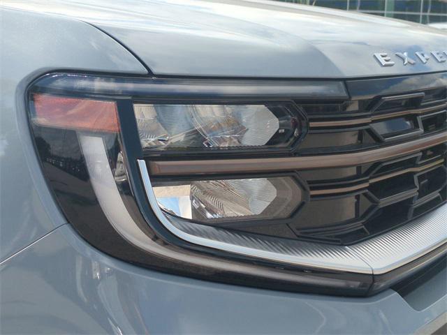 new 2025 Ford Expedition car, priced at $87,701